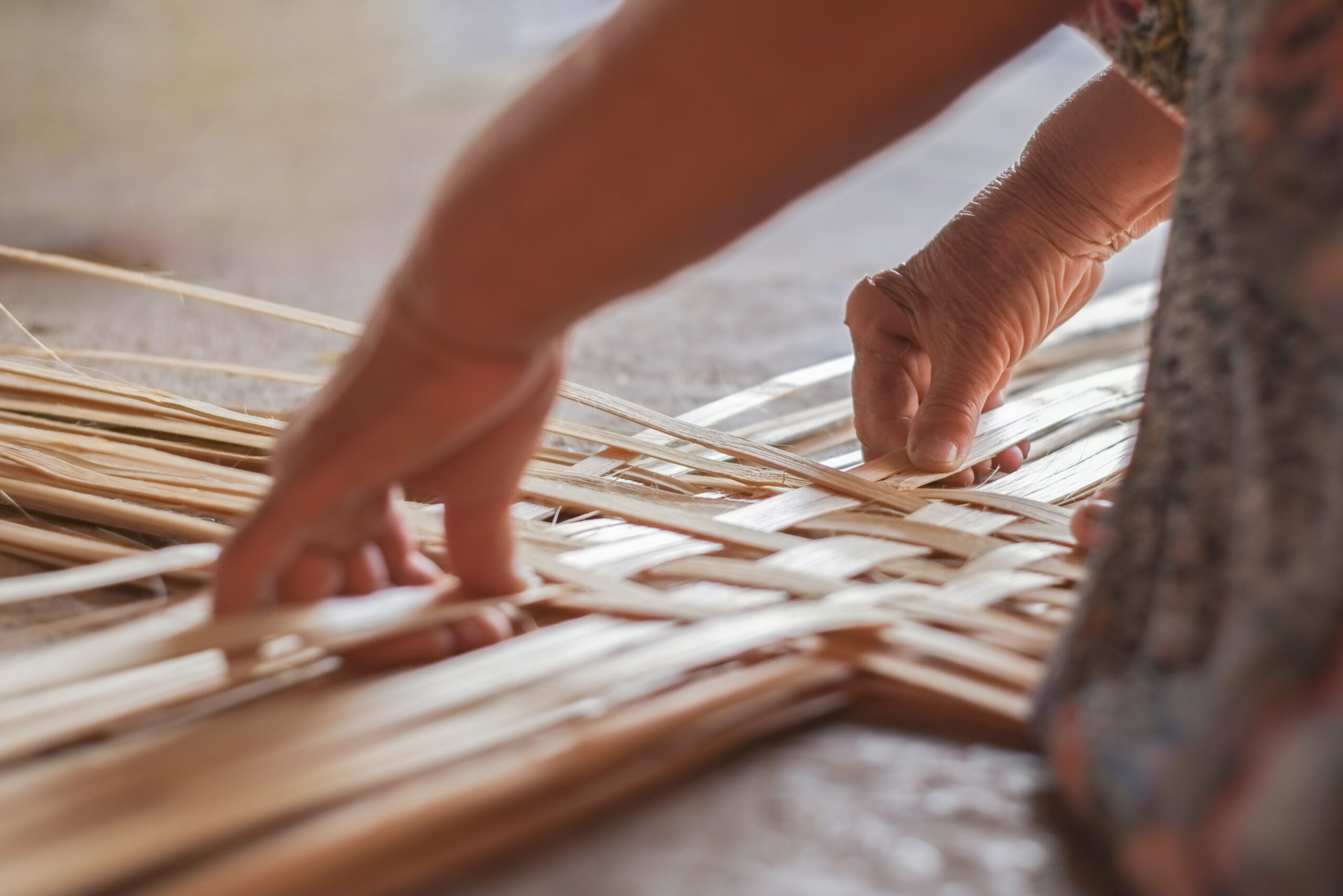 ¿Qué es el rattan natural y cómo se usa en la decoración del hogar